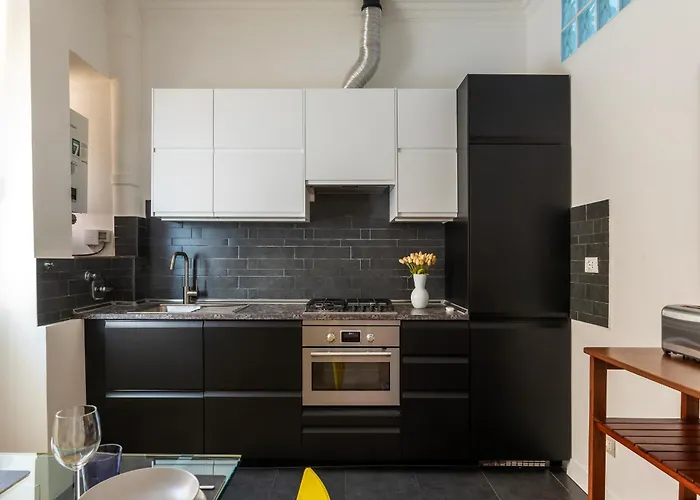 Valenziani Escape - Pretty Homes Rom